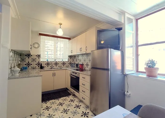 Lovely 2-bedroom With Panoramic View 아파트 스코펠로스 타운